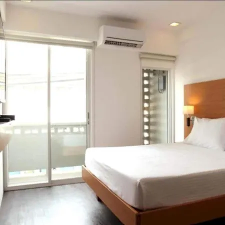 Collection O Avitel Hotel Near Osmena Highway, Pnr Pasay Station, Metro Manila Exterior photo