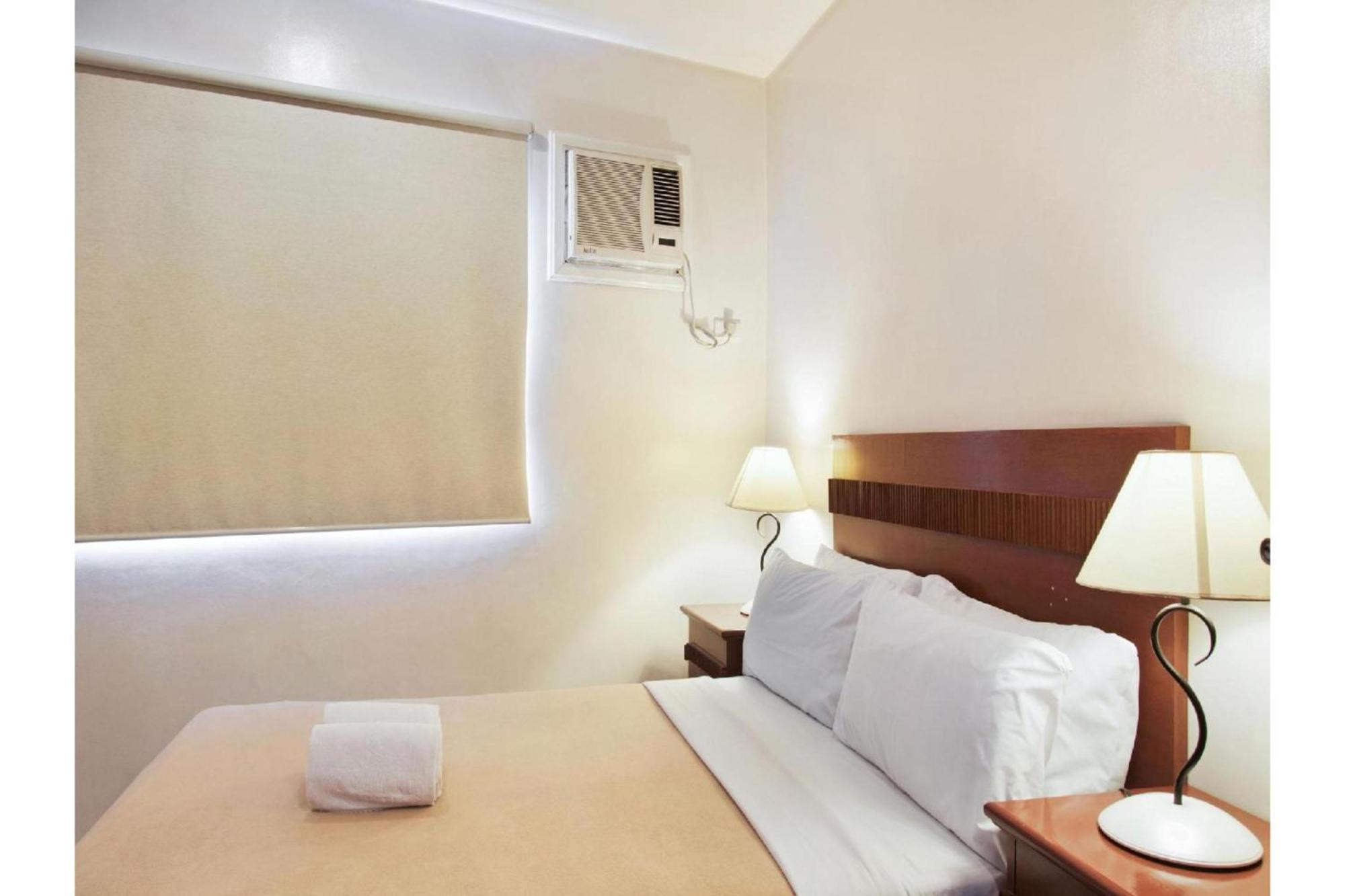 Collection O Avitel Near Osmena Highway, Pnr Pasay Station, Metro Apartment
